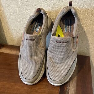 SKECHERS Tan Extra Wide Fit Memory Foam Gogamat Arch Comfort Sneakers 9.5